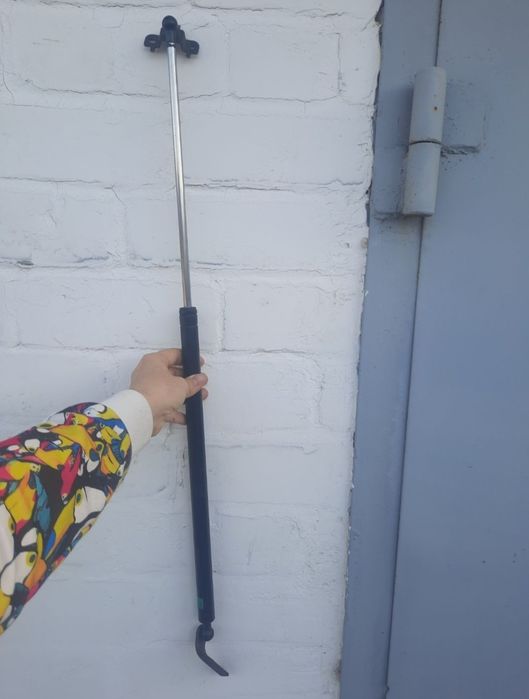 Амортизатор задней двери Тоета Карина 2, Toyota.