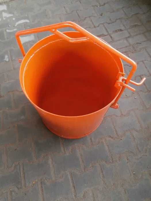 100-Liter Winch Bucket – New64738359872385122