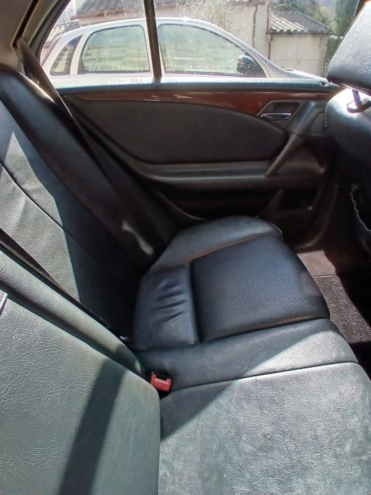 Mercedes-Benz 200 — fotografia 6