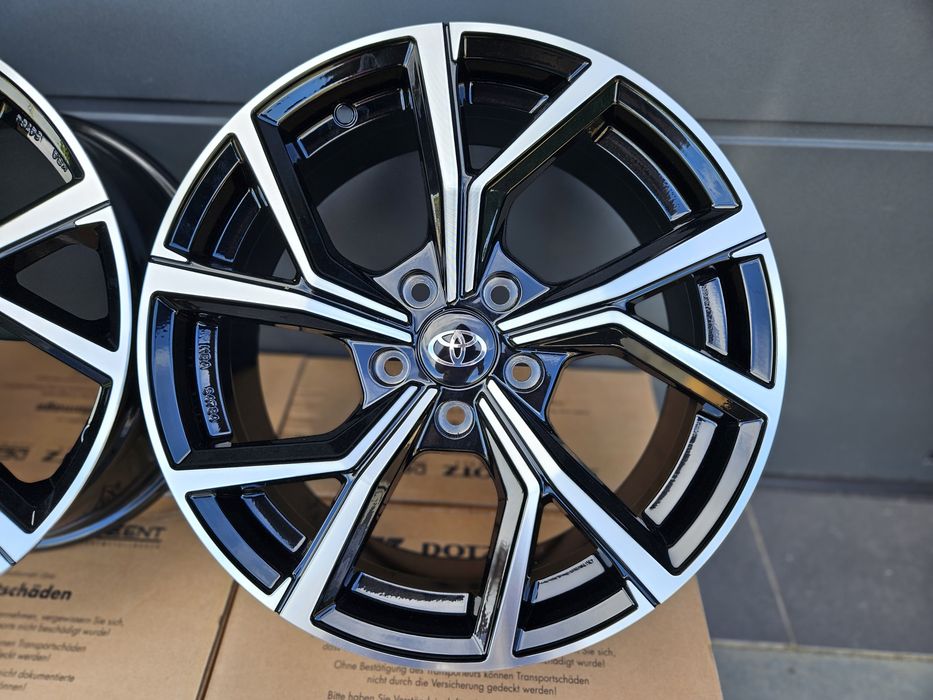 TOYOTA 17 " Nowe 5x114,3 C-HR Corolla Cross RAV4 CHR Felgi Czarne