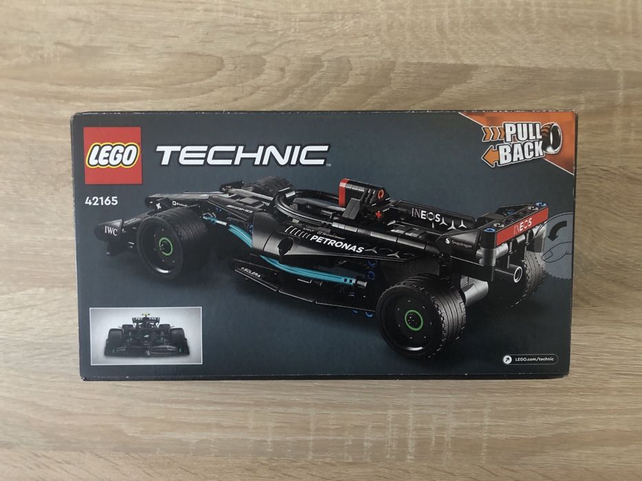 Конструктор LEGO Technic Mercedes-AMG F1 W14 E Performance.