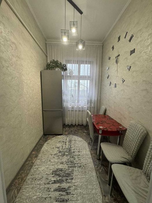 2 комнатная квартира с ремонтом на Черемушках, гараж, сарай