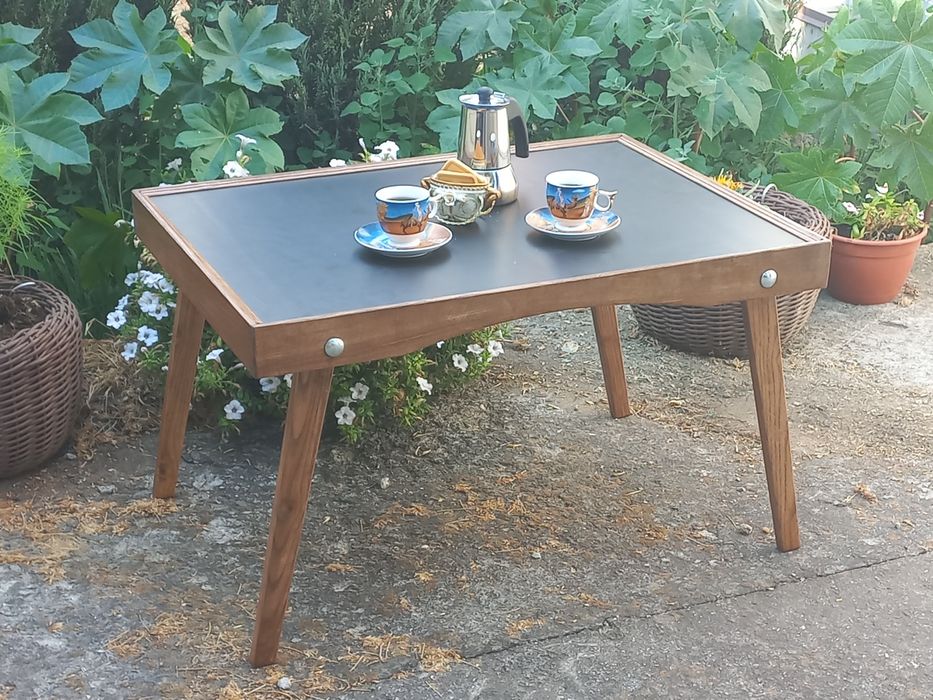 Журнальный столик