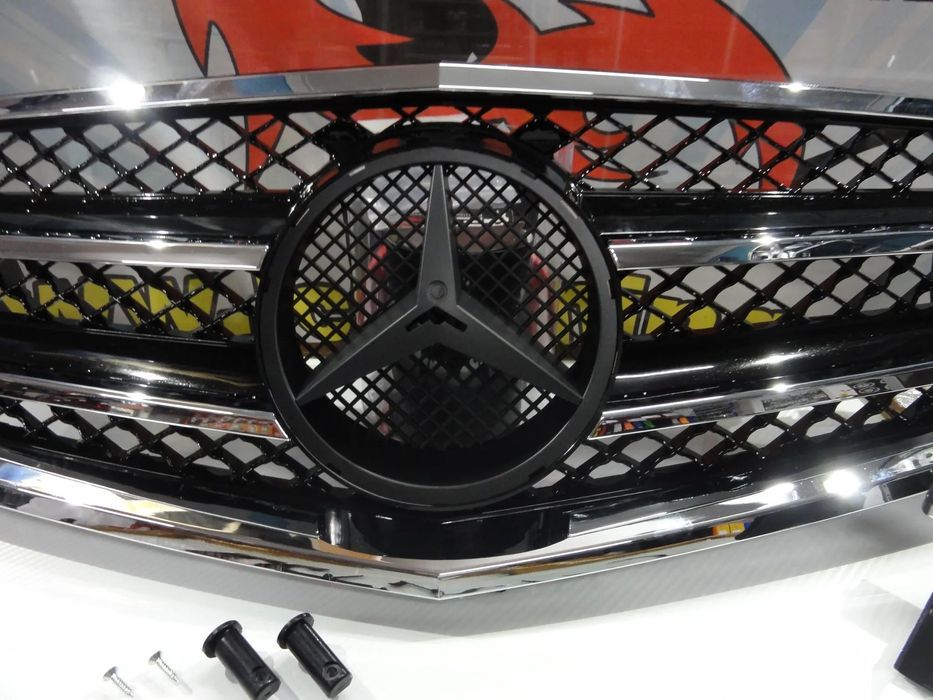 Grelha frontal para Mercedes E-Classe W212 / S212 2009-2013 AMG / E63 look em cromado e preto piano brilhante em plástico ABS