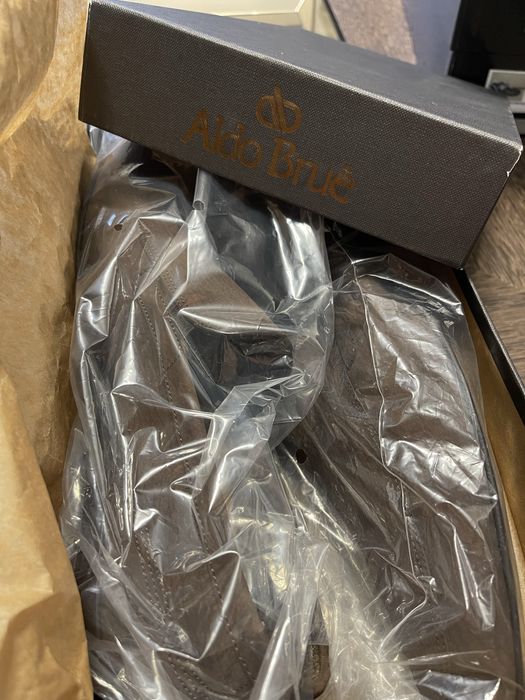 Новые замшевые мужские туфли . Оригинал . Италия ALDO BRUE