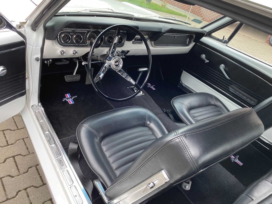 Ford Mustang coupe 3.3 R6; 1966r; po kapitalnej odbudowie