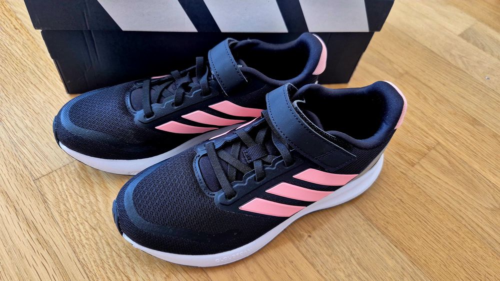 кросівки Adidas оригінал 35р
