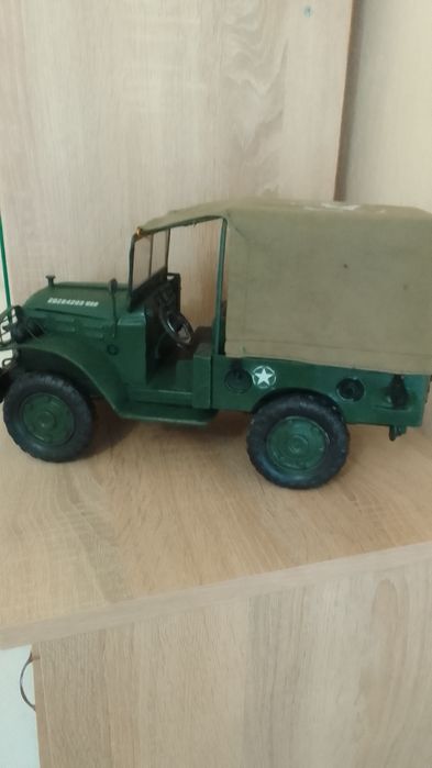 Модель военного авто. Металл.