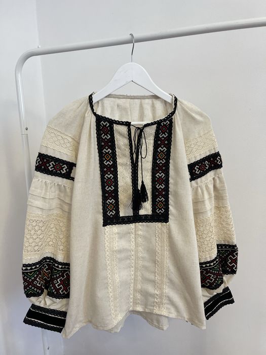 Жіноча вишиванка