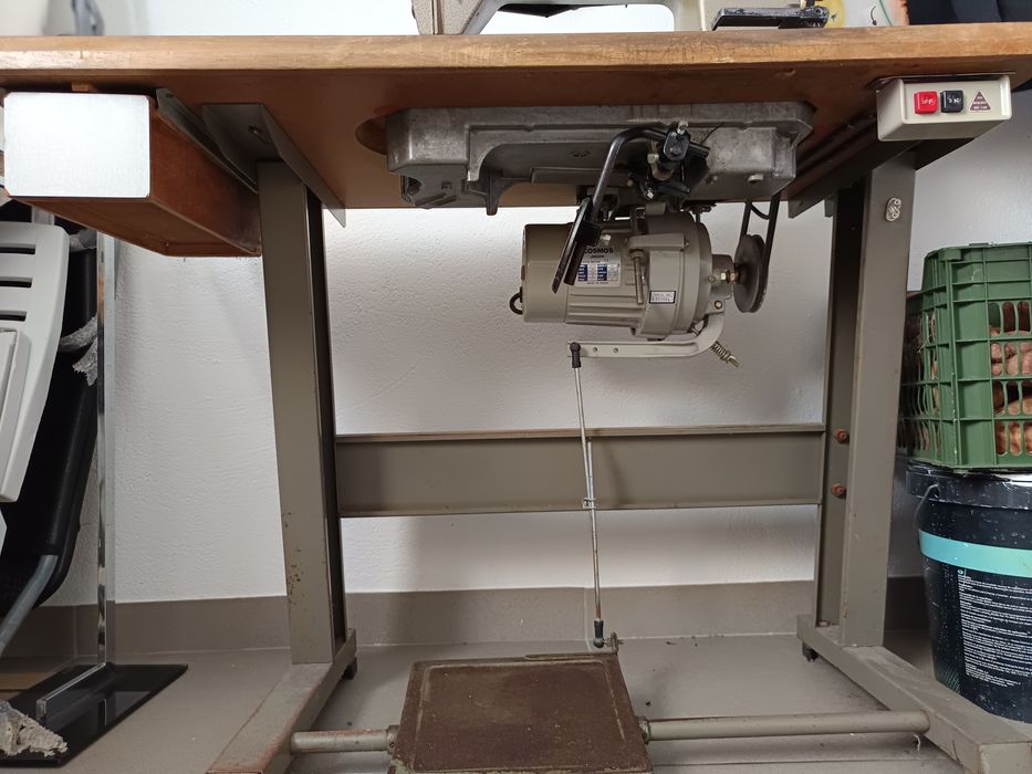 Máquina de costura profissional Singer S591