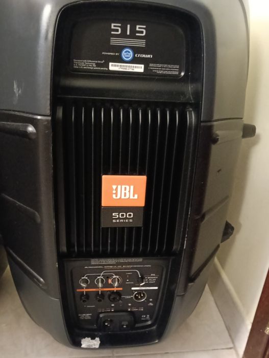 Colunas JBL EON 515