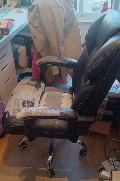 Cadeira de escritório para restaurar