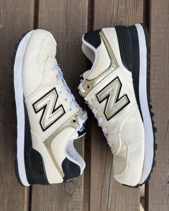 New Balance 574 (brancos e dourados)