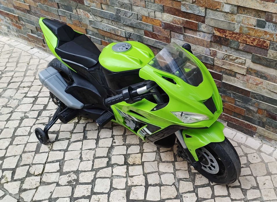 Moto Kawasaki Ninja ZX10 12V