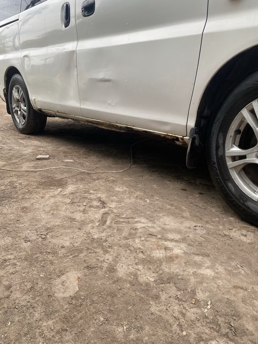 Продам авто hyundai h-1