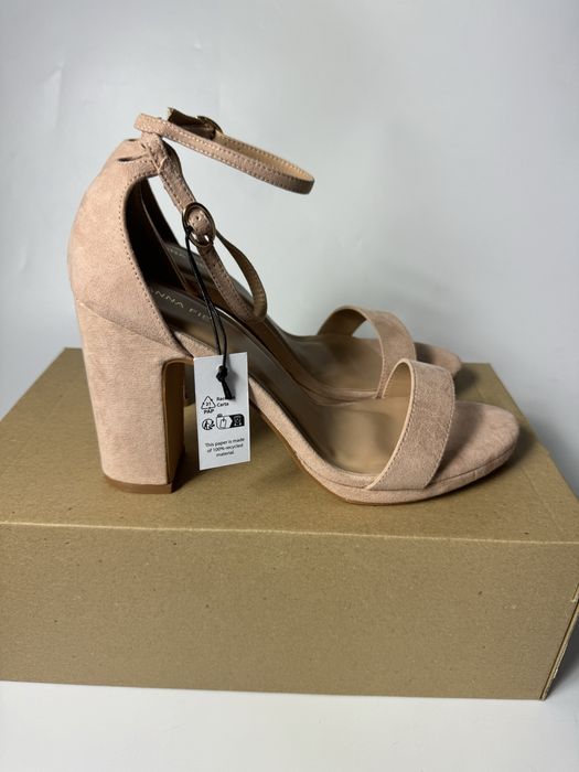 Nowe sandalki na obcasie buty damskie 41 sandaly outlet