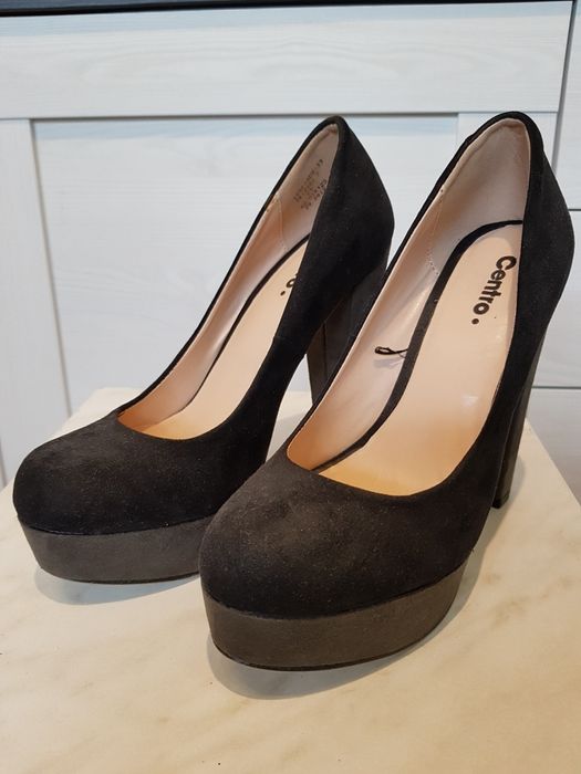 Buty na koturnie r.36.