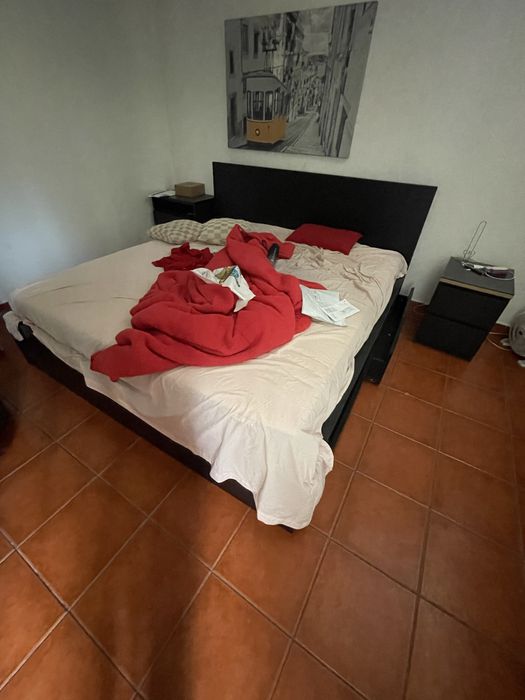 Cama casal com colchao  180 x 200