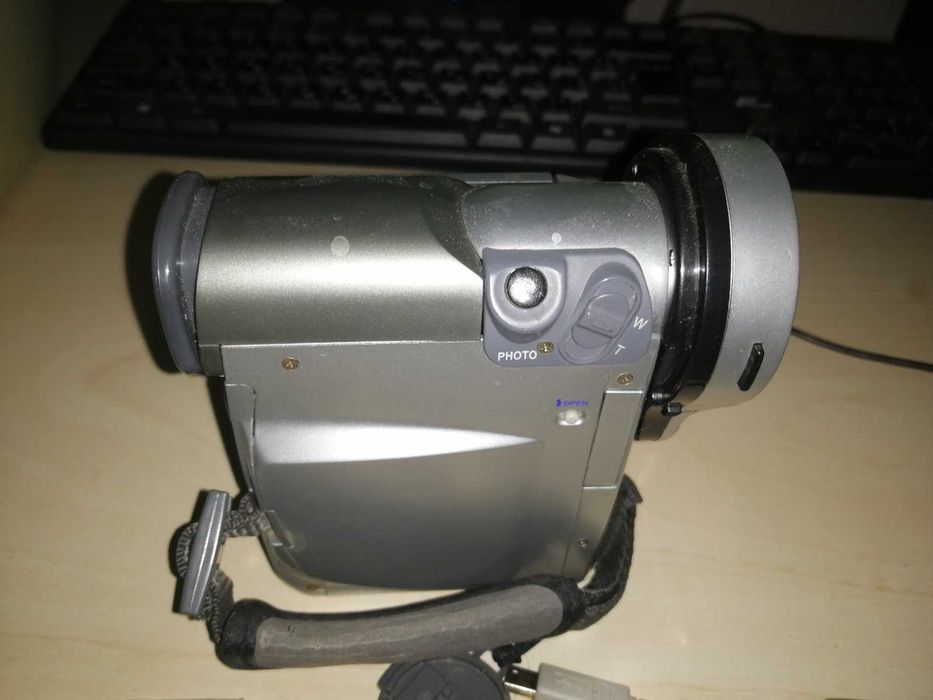 Sony DVX-900 — цифровая видеокамера высокого разрешения — 16 Мп