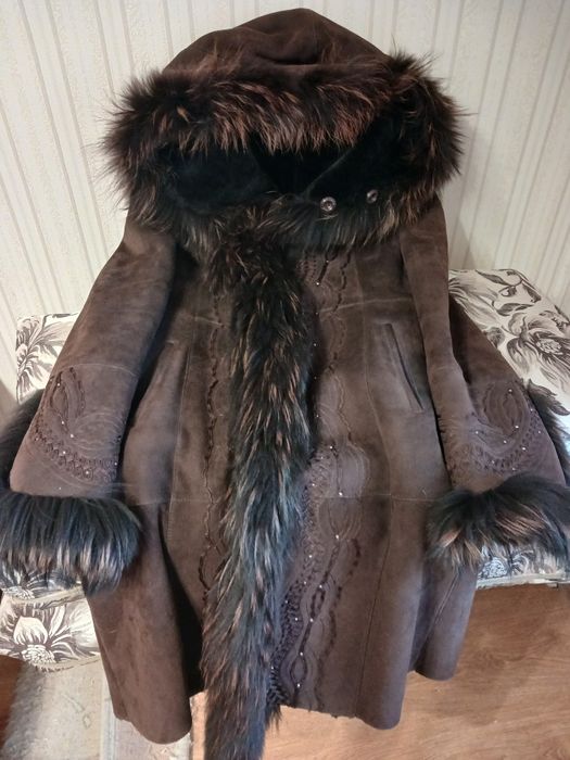 Дубленка  с отделкой из американской собаки