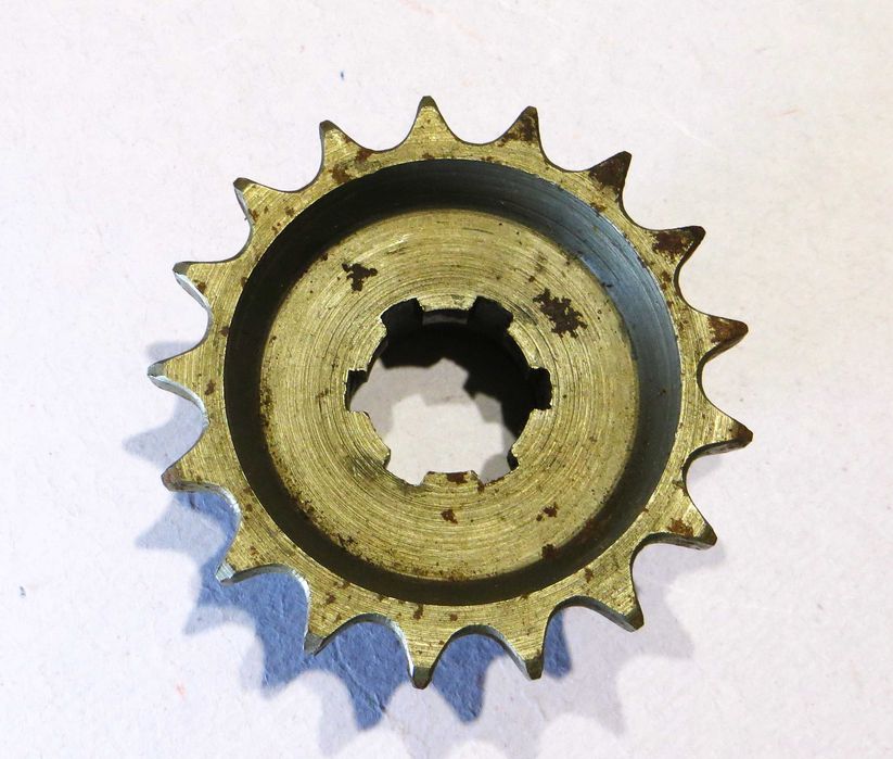 Зірочка ведуча на мотоцикл Ява 350  ( старушка )  17 зубів .