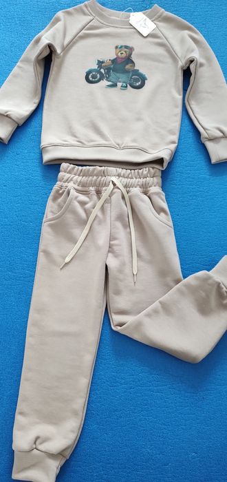 Костюм 110 см новий