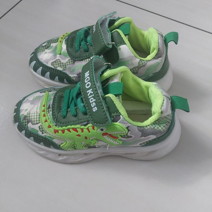 Adidasy dla chłopca r. 27