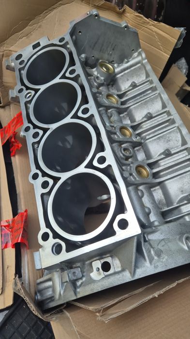 Mercedes AMG 5,5 v8 kompressor new block original  A1130107705