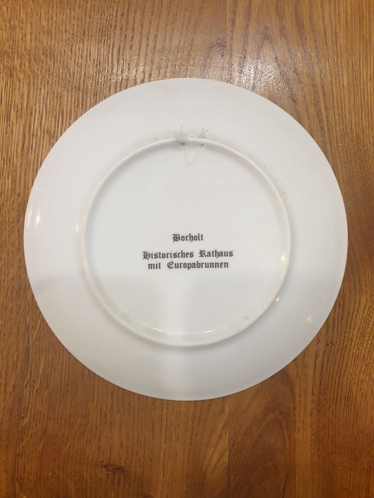 Talerz ozdobny do powieszenia na ścianę Bocholt 24.5cm