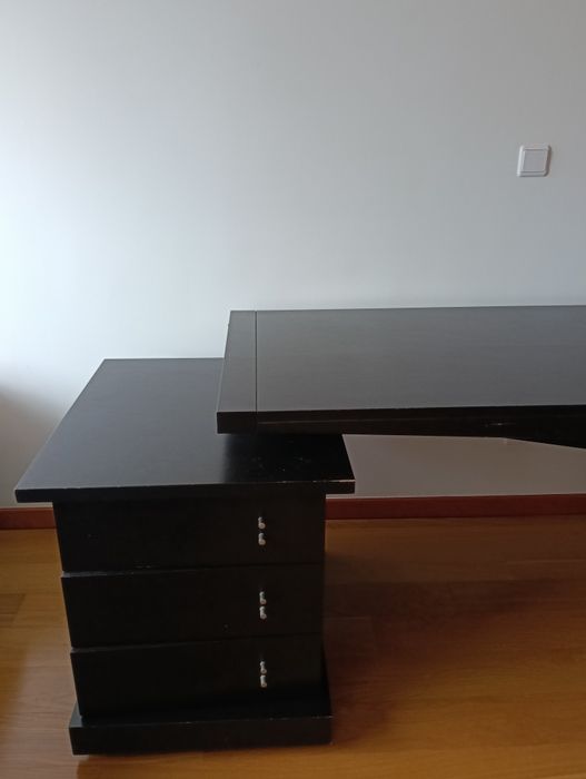 Secretaria maciça wengue