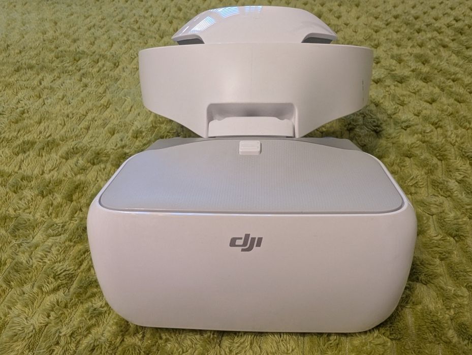 DJI goggles model g1s