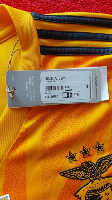 Vende-se Camisola SL. Benfica