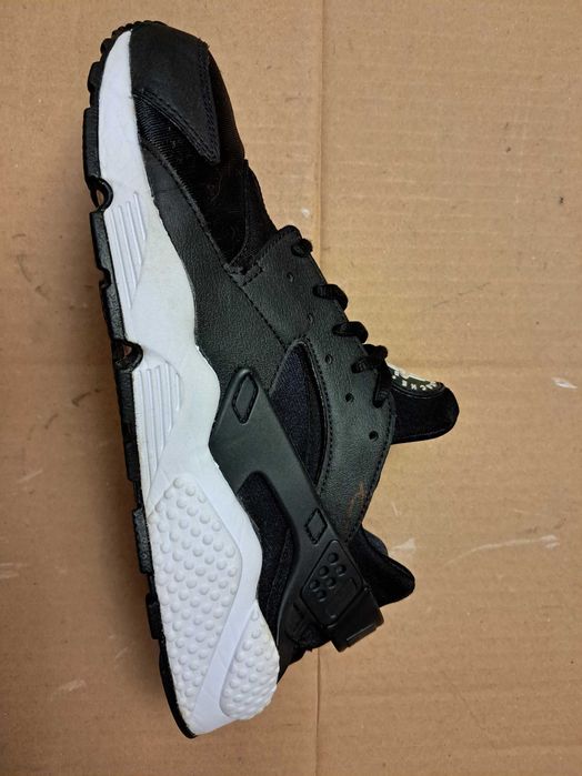Nike оригинальные кроссовки 42 размер 27 см стелька