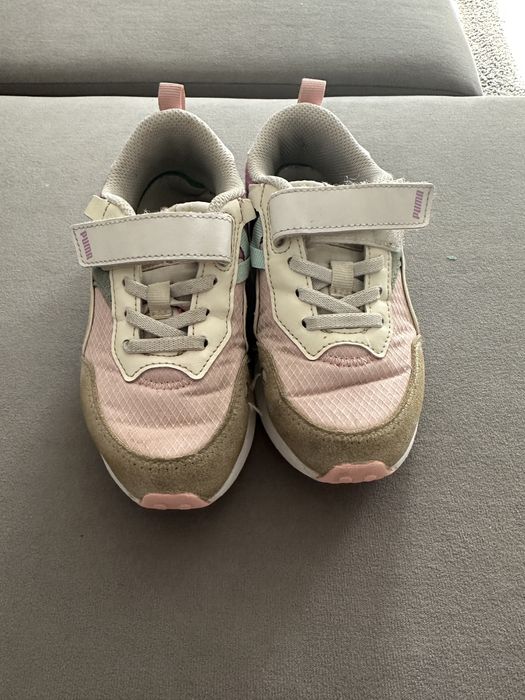 Кросівки на дівчинку puma 19 см стелька