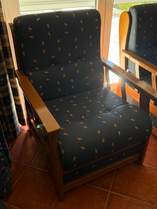 Conjunto de Sofás em Madeira Maciça (3 + 2 Poltronas)