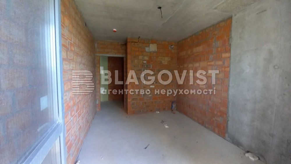 Продаж 1кім квартири 43кв.м. 4-й поверх ЖК Зарічний, паркінг, метро Славутич