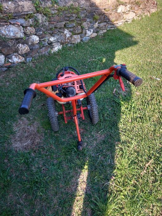Vendo ceifeira impecavel