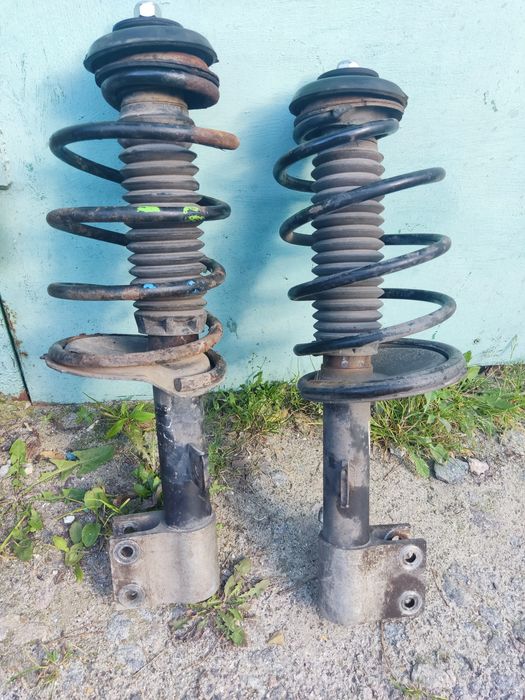 Стойки амортизатора Пежо 308 робочі