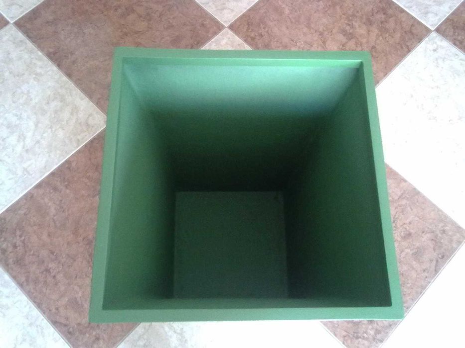 Vaso verde efeito relva molhada como novo