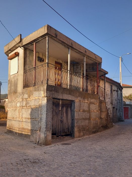 Casa antiga para recuperar