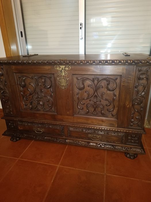 Magnífica arca antiga restaurada estilo renascença