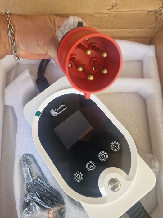 carregador de veículos elétricos portátil EV AC Charger Mode 2 com potência máxima de 22 kW.
