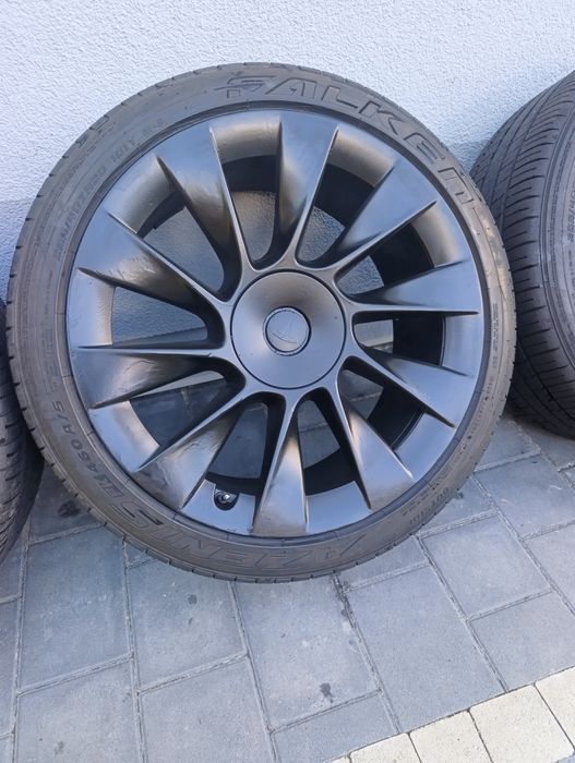 диски R20 tesla тесла model Y з шинами  255/40 R20