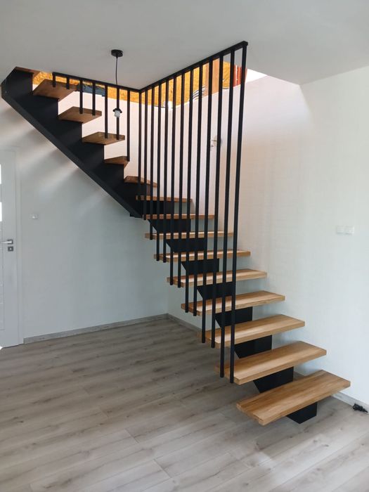 Schody, schody samonośne, schody metalowe