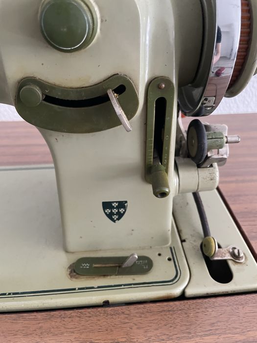Maquina de costura Oliva