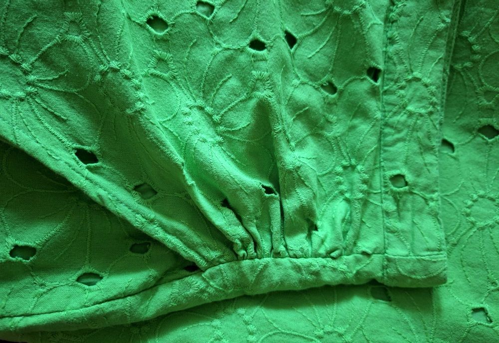 Bawełniana zielona haftowana spódnica ASOS Design