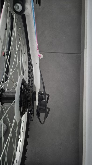 Bicicleta BTT Neon Roda 24 – Excelente Estado