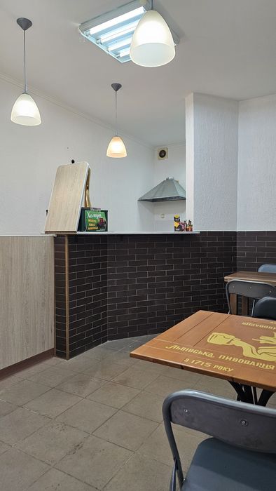 Продам комерційне приміщення в центрі міста. Торг!!!