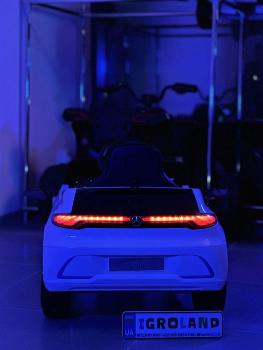 Дитячий електромобіль Mercedes Benz AMG EQA  на акумуляторі 12V  Пульт