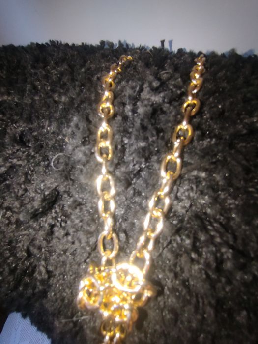 Colar Gravata Dourado – Estilo Lariat Moderno